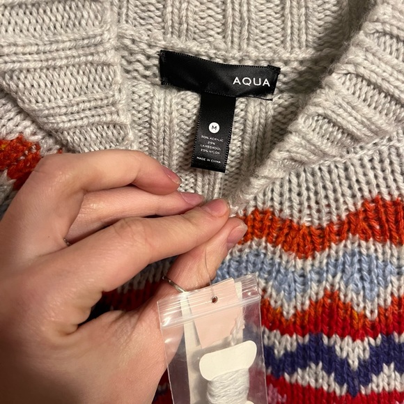NWT Aqua Sweater Medium - Picture 3 of 3